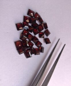 6mm red garnet square cut