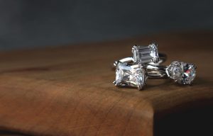 Guide: How to Choose a Diamond in Low Budget?