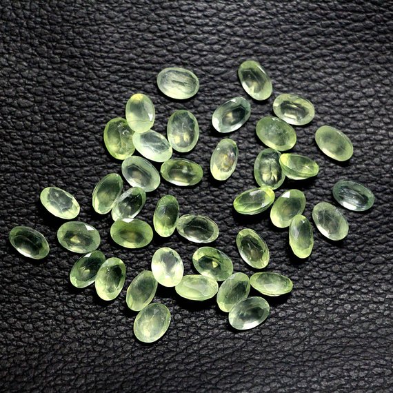 7x5mm prehnite oval cut 7x5mm prehnite oval cut