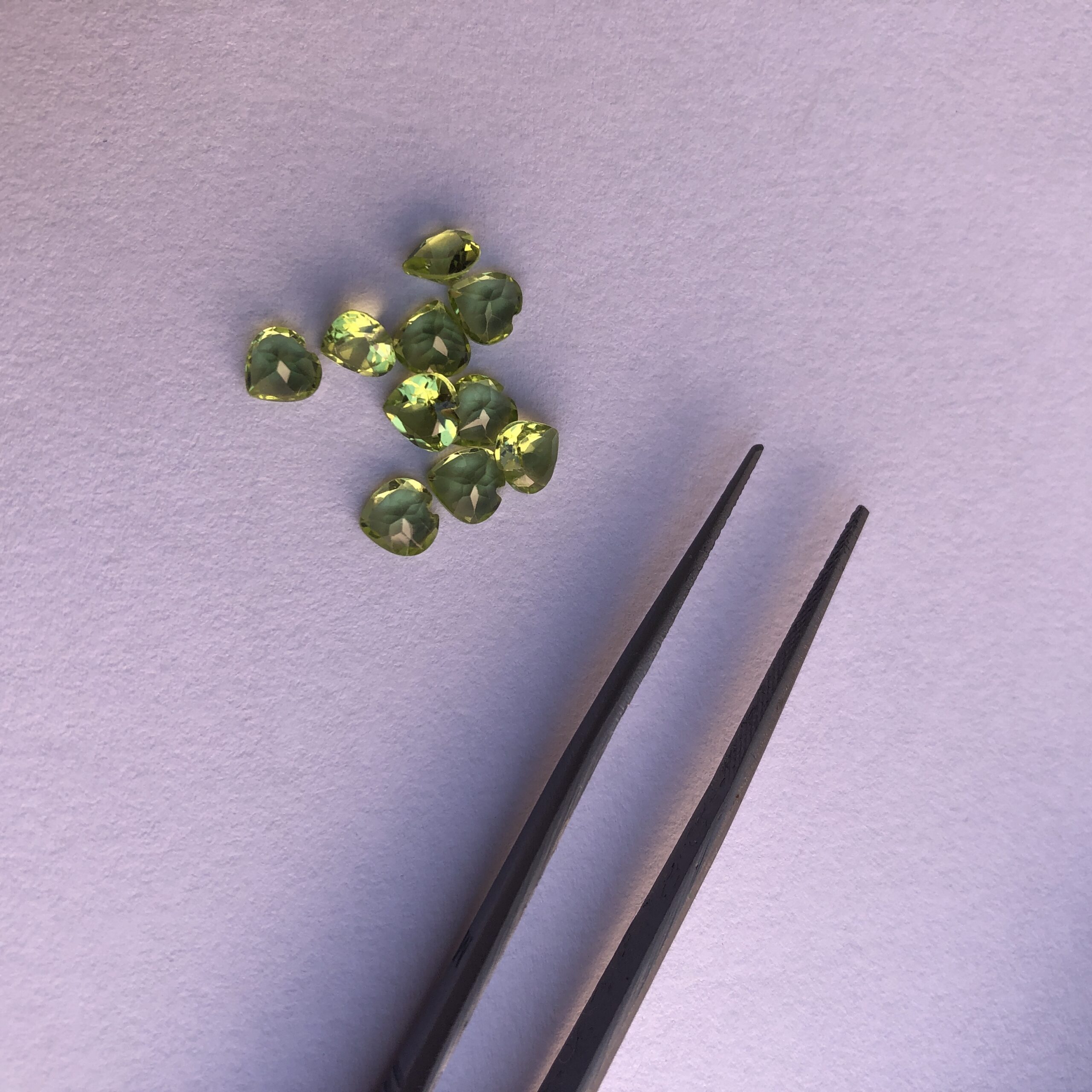 6mm peridot heart cut 6mm peridot heart cut