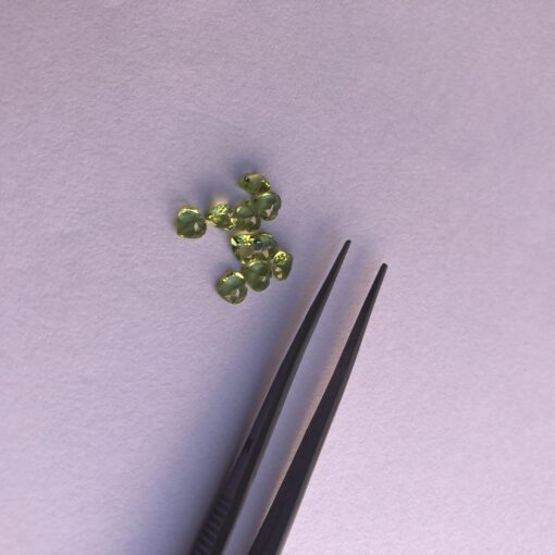 4mm peridot heart cut