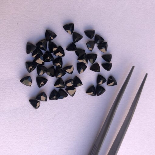 6mm black spinel trillion cut
