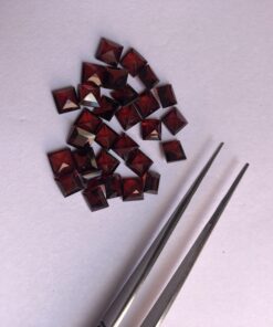 3mm red garnet square cut