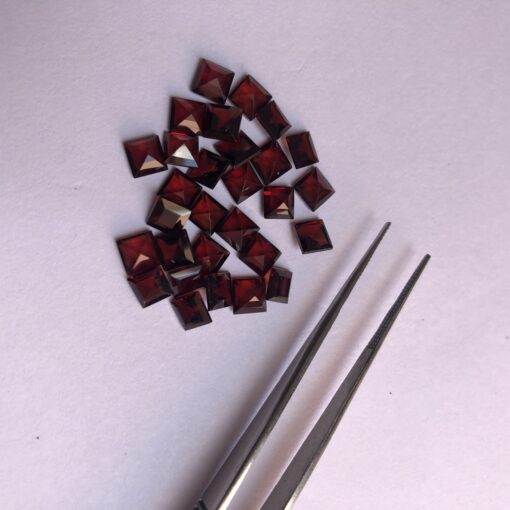 3mm red garnet square cut