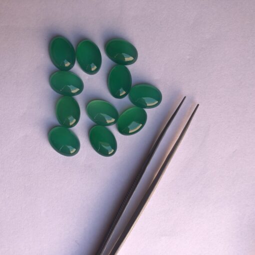 9x7mm Natural Green Onyx Smooth Oval Cabochon