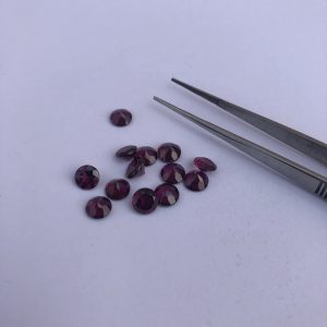 rhodolite garnet gemstone