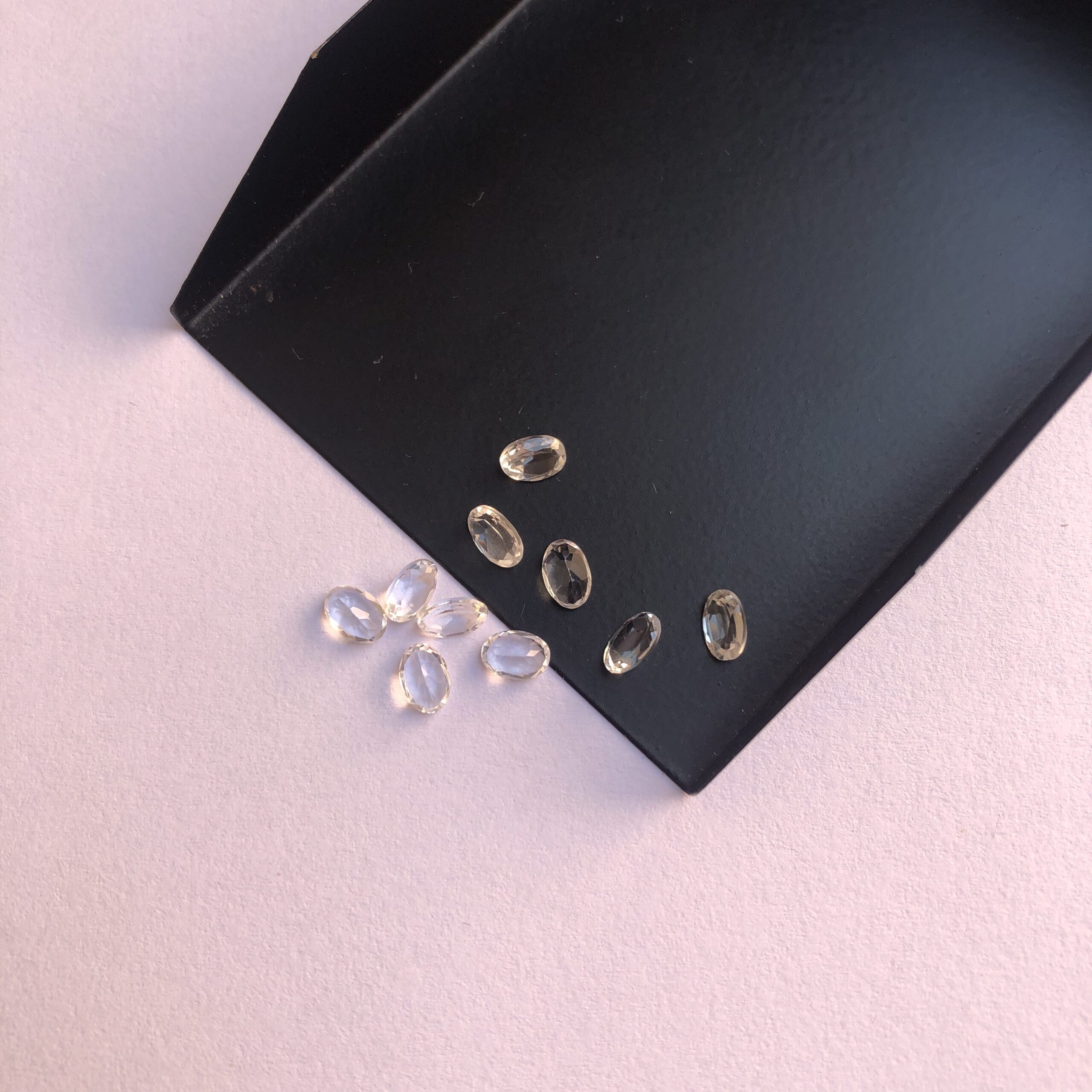3x2mm Natural White Topaz Oval Cut Gemstone 3x2mm Natural White Topaz Oval Cut Gemstone