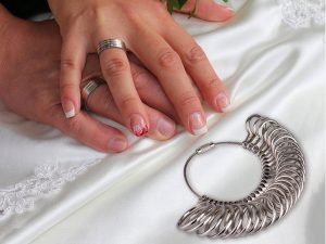 Guide: How to Measure a Ring Size at Home?