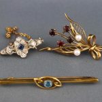 Brooches: What are they & How Should I Wear them?