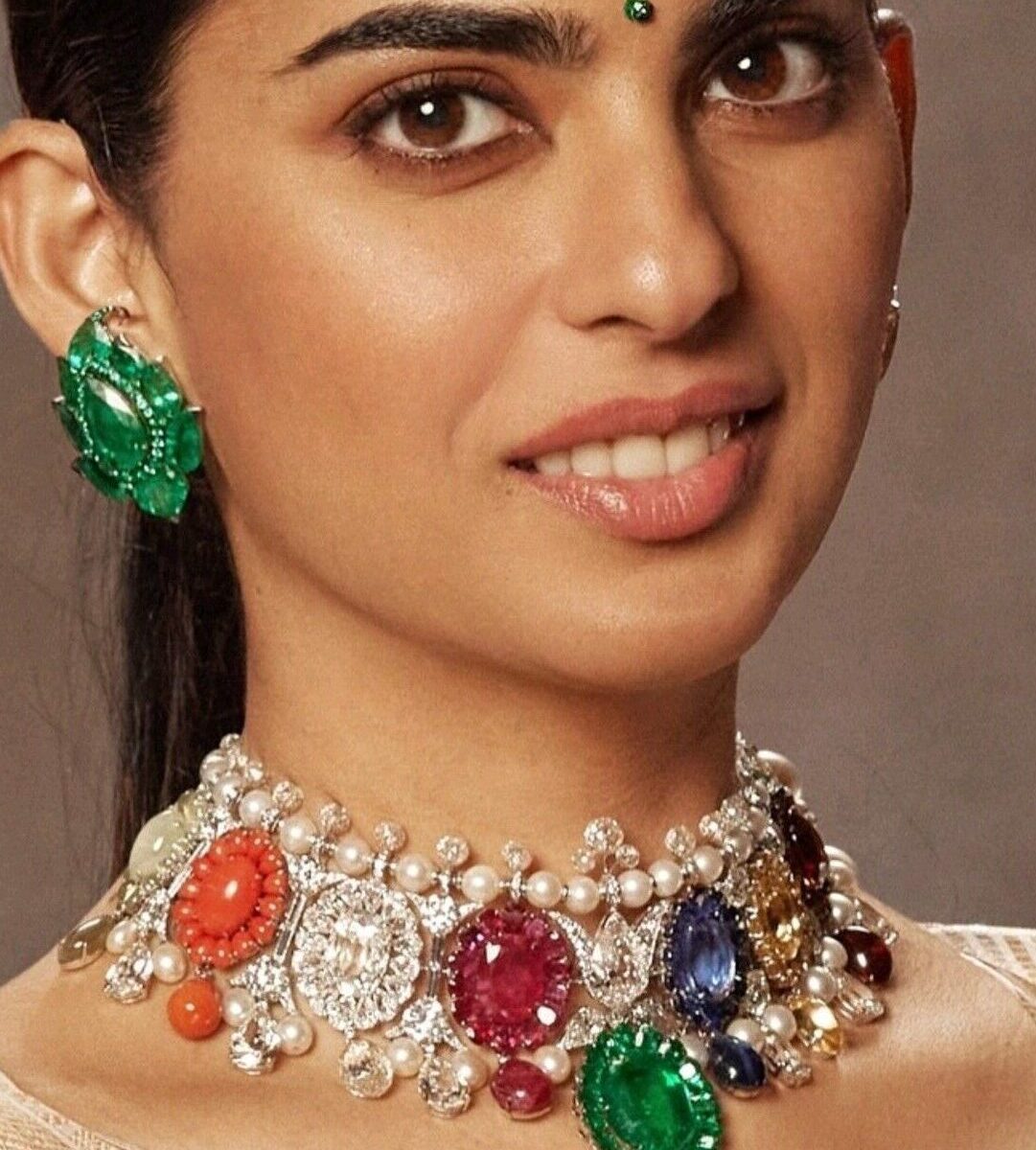 Celebrity Looks Featuring Gemstones: Iconic Jewellery Moments